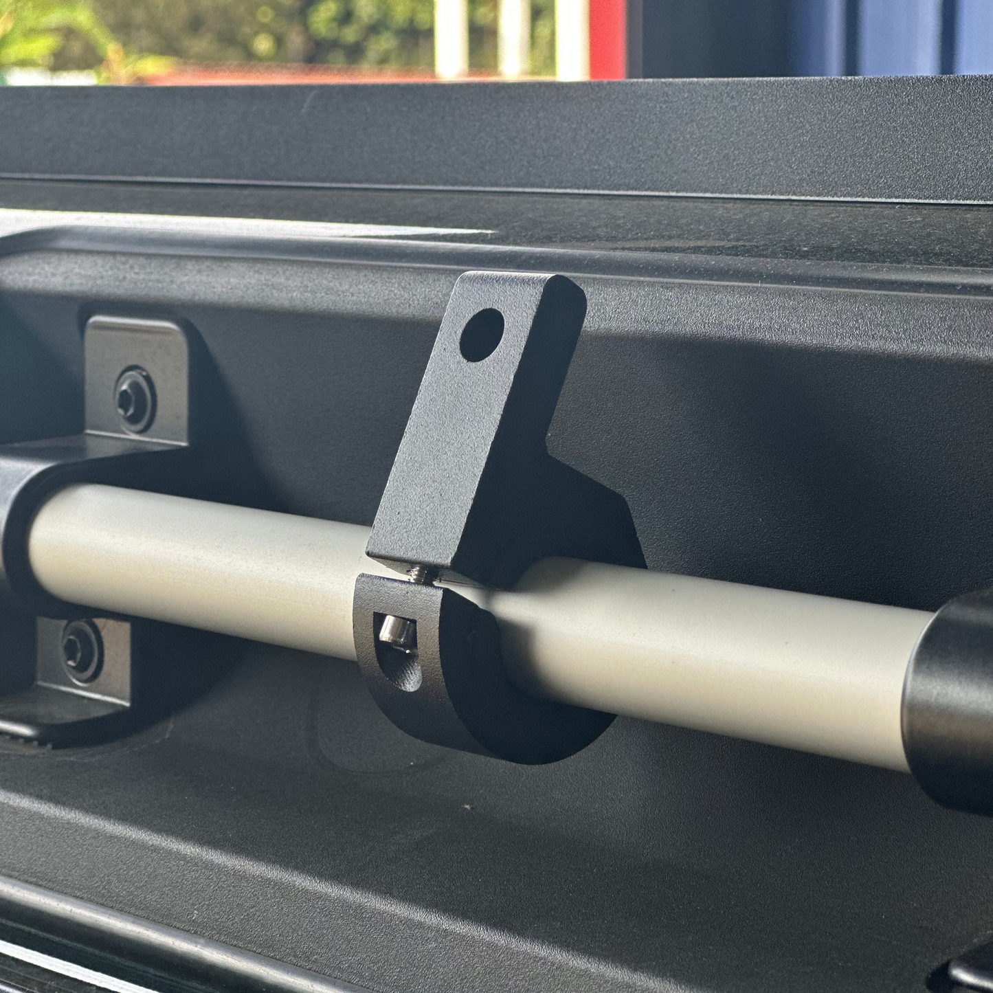 Universal Light Bar Mount Kit - 25-30mm (Pair)